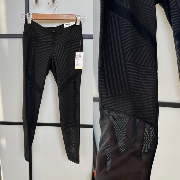NWT Old Navy Mid-Rise 7/8 Ankle Length Go Dry Athletic Leggings Small Black - Picture 3 of 9